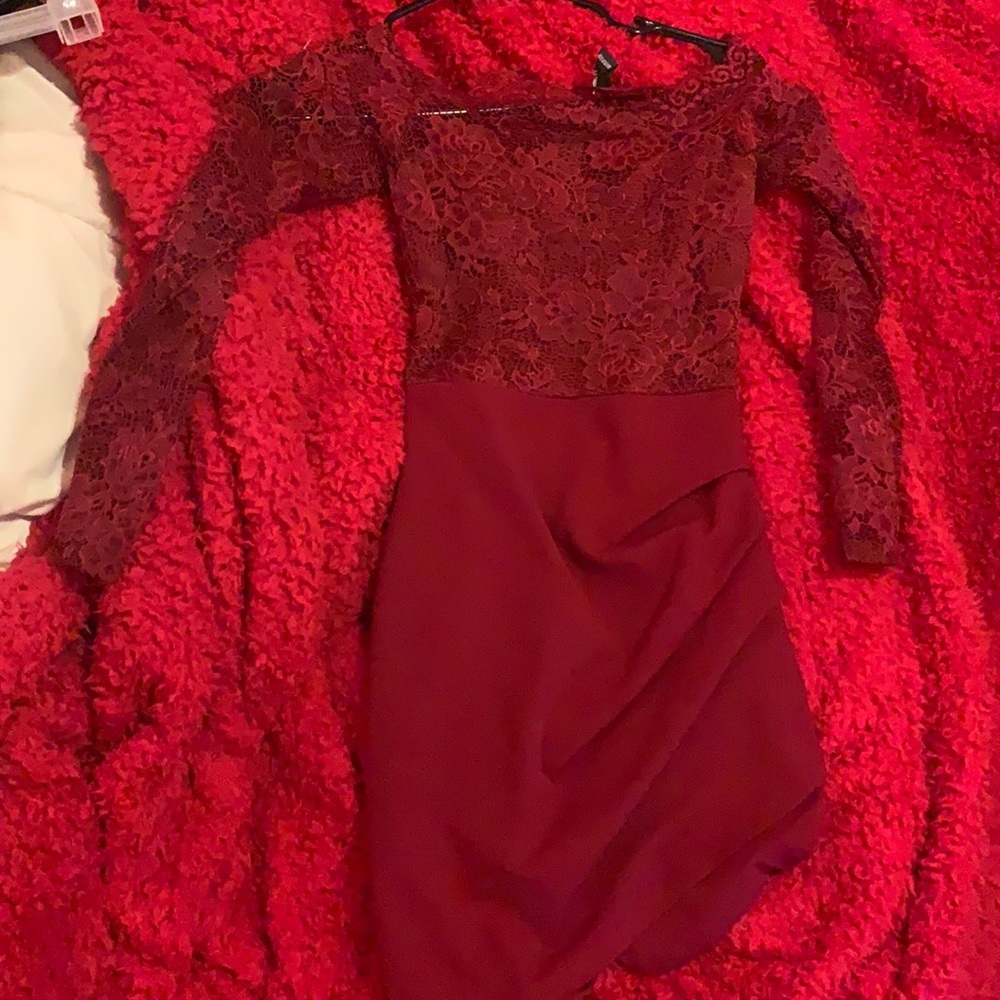 tight fitting - Picture 2 of 3